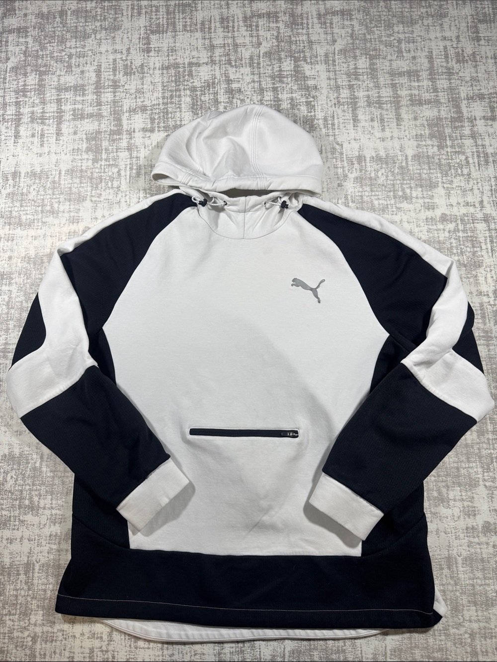 Puma Men’s White & Black Colorblock Hooded Pullover sz XL 27X22 PTP *Read